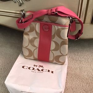 Pink Coach Messenger Crossbody Bag (Like New)!